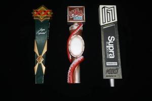 lot 9 image: Beer Tap Handles (3ct)