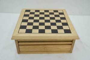 lot 46 image: Real Wood 10 in 1 Retro 1980s Classic Game Board House Set