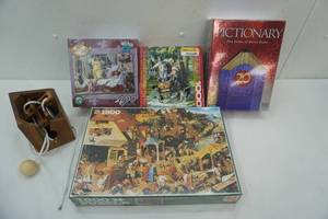 lot 57 image: Puzzles & Games (NEW)