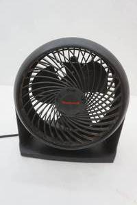 lot 61 image: Honeywell 3-Speed Fan 11 tall