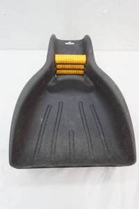 lot 69 image: Jumbo Leaf and Grass Scoops