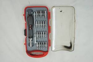 lot 93 image: Husky 22-Piece Precision Ratcheting Screwdriver Set