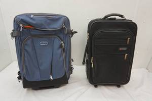 lot 111 image: Rolling Suitcases (2ct) Very clean