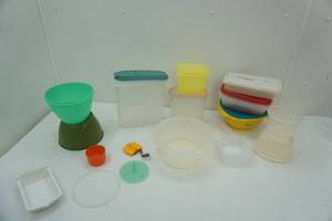 lot 122 image: Tupperware & Other Plastic Food Storage Containers