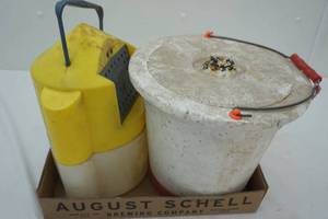 lot 165 image: Minnow Buckets, poly & Styrofoam