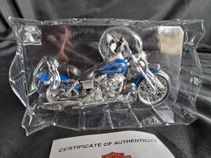 lot 1 image: Harley Davidson Replica Bike