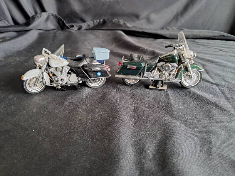 lot 7 image: Harley Davidson Bike Replicas (2 Bikes)
