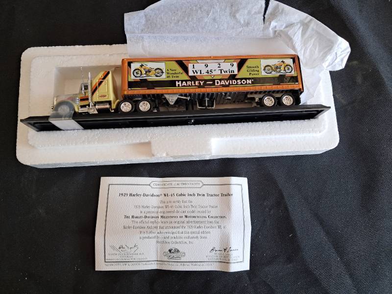 lot 31 image: Harley Davidson 1929 WL-45 Cubic Inch Tractor & Trailer NIB