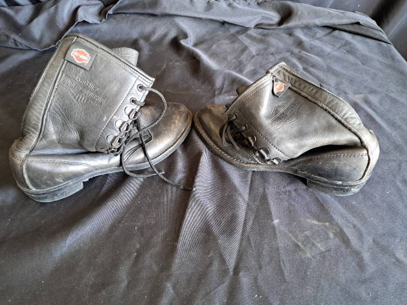 lot 33 image: Harley Davidson Womans boot (No Size worn off)