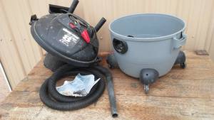 lot 71 image: Shopvac 8 Gal.