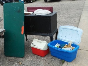 lot 79 image: Vintage Wood Dcor, Painting Supplies, coolers and More.