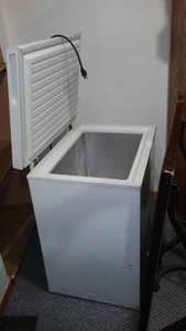 lot 86 image: Chest Freezer, Idylis 5 Cu. Ft.