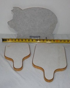 lot 122 image: Laminate Covered Wood Cutting Boards (3).