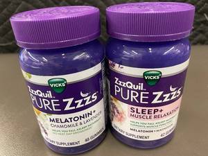 lot 56 image: Vicks ZzzQuil PURE Zzzs Melatonin Dietary Supplement Gummies
