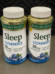 lot 61 image: 2 Bottles of Natures Bounty Sleep Gummies with Melatonin