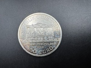 lot 77 image: 2009 BU Austrian Philharmonic 1 Oz. .999 Silver Coin