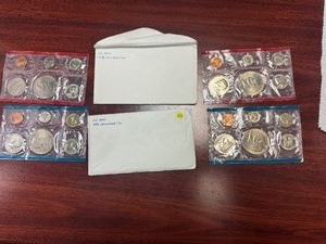 lot 49 image: Two sets of 1976 Bicentennial Uncirculated U.S. Mint Sets 24 Coins - Greysheet Wholesale Price $9.00 each