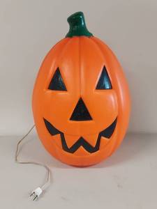 lot 2J image: Vintage Lighted Halloween Pumpkin Decoration