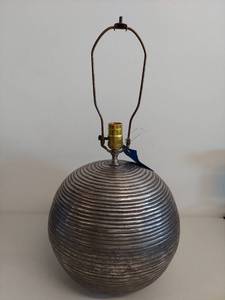 lot 9U image: Mod Vintage Ribbed Spherical Metal Table Lamp Base
