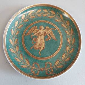 lot 39U image: Autographed Mildred R Mottahedeh Williamsburg Angel Decorative Plate - NO COA  GUARANTEE