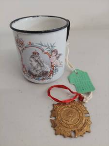 lot 27C image: Victorian Era Queen Victoria Commemorative Mug with Medal