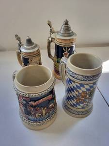 lot 72C image: Set of 4 German Beer Steins with Decorative Lids