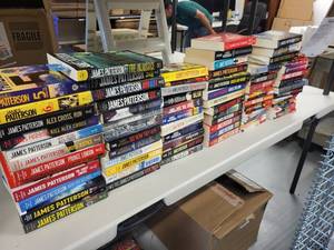 lot 88C image: Large Collection of James Patterson Paperback Novels