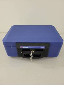 lot 18M image: Sentry 1100 Fireproof Safe Box with Key Lock