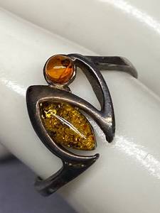 lot 38B image: Sterling Silver 925 Ring with Amber Stone, Size 6.5