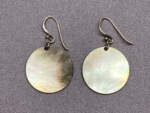 lot 41B image: Sterling Silver 925 Mother of Pearl Dangle Earrings