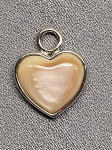 lot 43B image: Sterling Silver 925 Heart Pendant Mother of Pearl