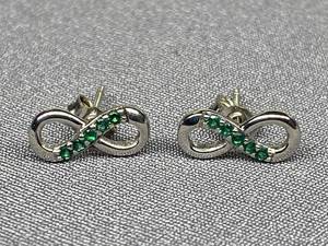 lot 50B image: Sterling Silver Infinity Earrings 925 Green Stones