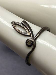 lot 77B image: Sterling Silver 925 Artistic Ring Size 6