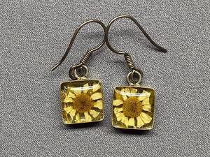 lot 83B image: Sterling Silver 925 Handmade Floral Resin Earrings