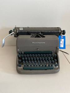 lot 25H image: Vintage Remington Rand Typewriter Made in USA