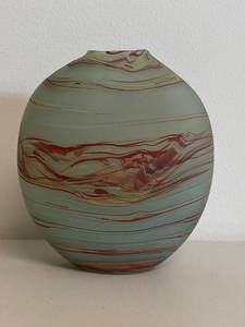 lot 38H image: Dylan Martinez 8 Blown Glass Green Vase