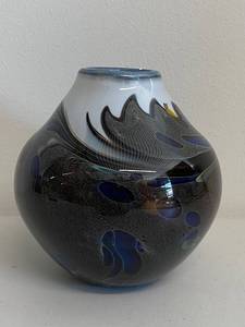 lot 57H image: Unique Art Glass Vase with Swirl Patterns