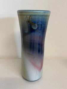 lot 60H image: Handcrafted Alan Vigland Ceramic Vase with Abstract Design