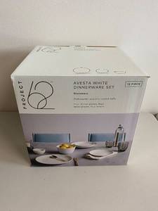 lot 97H image: Avesta White 12-Piece Dinnerware Set by Project 62