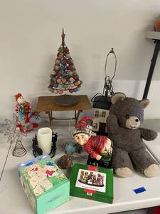 lot 105U image: Assorted Holiday Decor and Collectibles Set