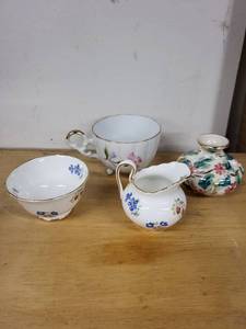 lot 15A image: Set of 4 Vintage Hand-Painted Fine Bone China Teacups and Creamer