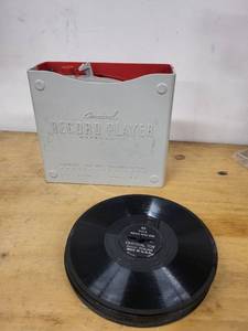 lot 16S image: Vintage Carnival Toy Record Player Model no 111 with 11 Story Records