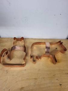lot 21S image: Set of 2 Copper Animal-Shaped Cookie Cutters - Braman large handled cow and cat