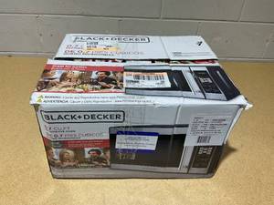 lot 204 image: BLACKDECKER 0.7 cu ft 700W Microwave Oven - Black - EM720CPN-P Countertop, Small Dorm Microwave