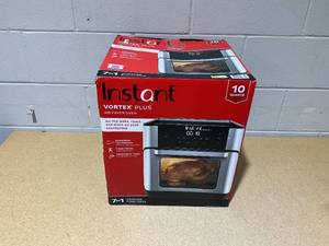 lot 208 image: Instant Pot Vortex Plus 10qt 7-in-1 Air Fryer Toaster Oven Combo - Black Instant Pot, Airfryer, 1500W, Stainless Steel