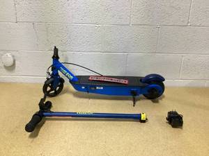lot 407 image: Razor Power Core E95 Electric Scooter