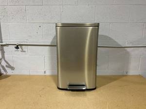 lot 316 image: 45L Rectangular Step Trash Can - Brightroom