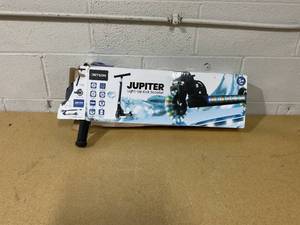 lot 335 image: Jetson Jupiter Kids Kick Scooter with LED Lights