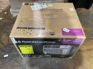 lot 225 image: LG 12,000 BTU Window Air Conditioner