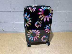 lot 229 image: Sarah Jessica Parker Hardside Expandable Carry On Suitcase